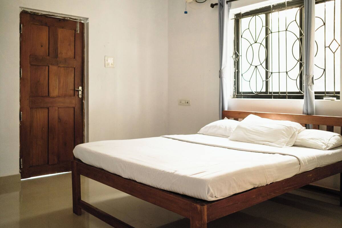 Comfort Room | 1 bedroom, free WiFi, bed sheets