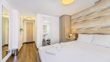 7 bedrooms, iron/ironing board, free WiFi, bed sheets