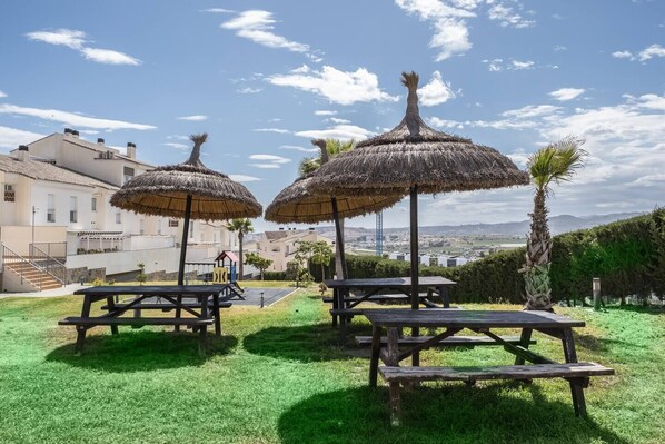 Outdoor dining - Relaxation, Golf and Beach (AN)