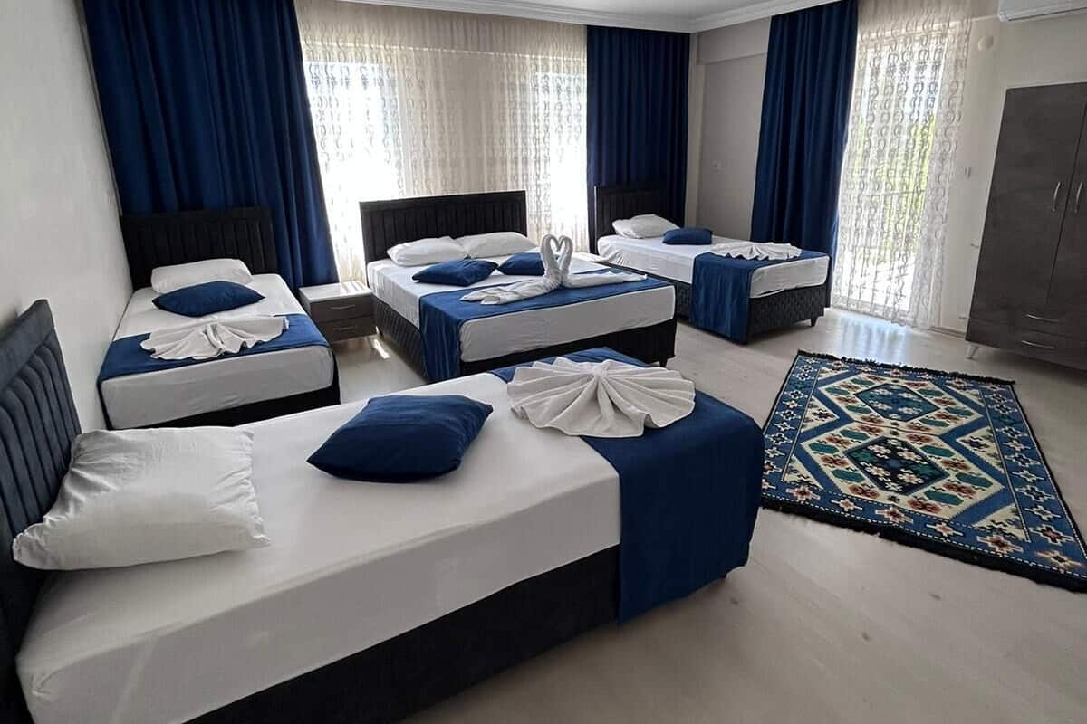 Standard Studio Suite | Egyptian cotton sheets, premium bedding, individually decorated