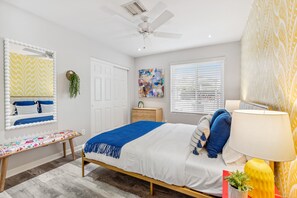 5 bedrooms, iron/ironing board, WiFi, bed sheets