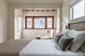 4 soverom, strykejern/-brett, reiseseng for barn og wi-fi (inkludert)