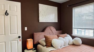 Same amenities and similar layout to the blue room but a totally different mood!
