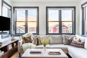 Smart TV, fireplace, offices