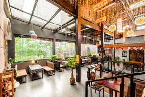 Restaurant - riverside youth hostel (Chongqing)