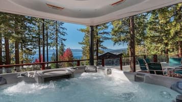 Bañera de hidromasaje exterior