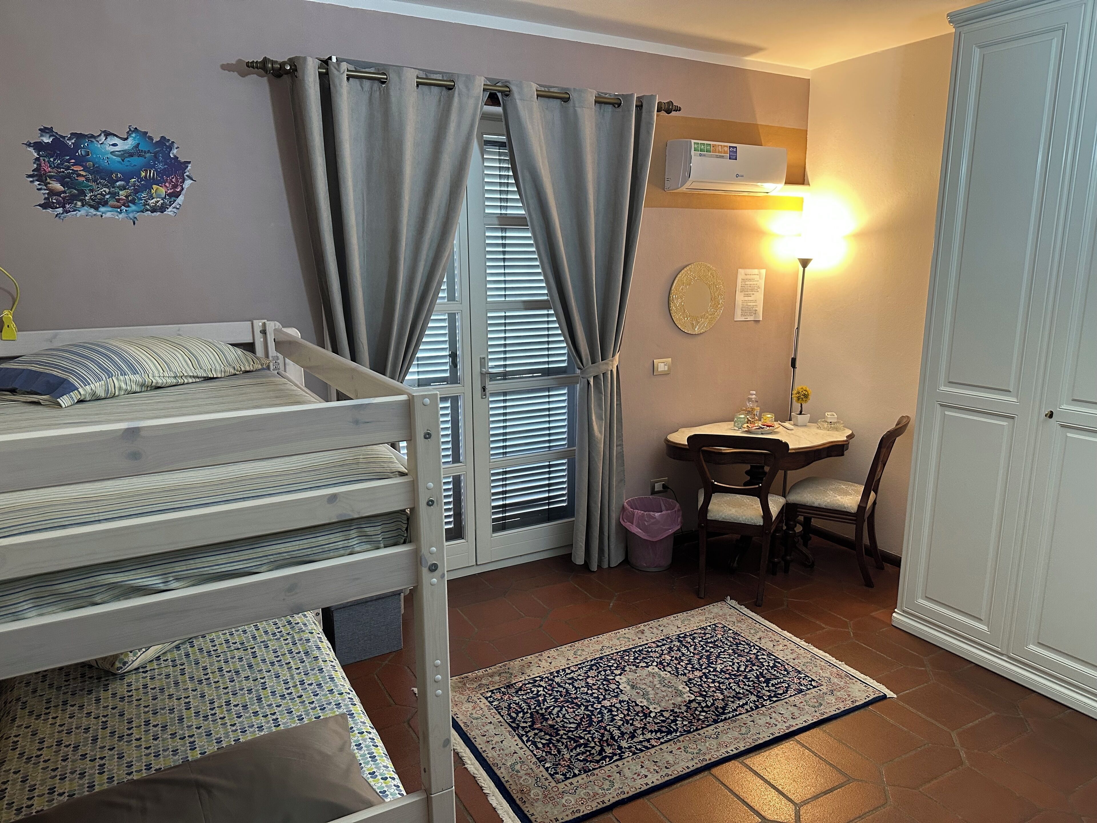 Chambre Quadruple Deluxe, 1 chambre, non-fumeur, vue jardin