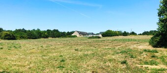 Gîte "Le Pré en Bulles" in the heart of a wood, sleeps up to 8.