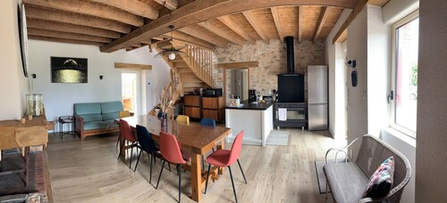 Gîte "Le Pré en Bulles" in the heart of a wood, sleeps up to 8.