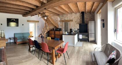 Gîte "Le Pré en Bulles" in the heart of a wood, sleeps up to 8.