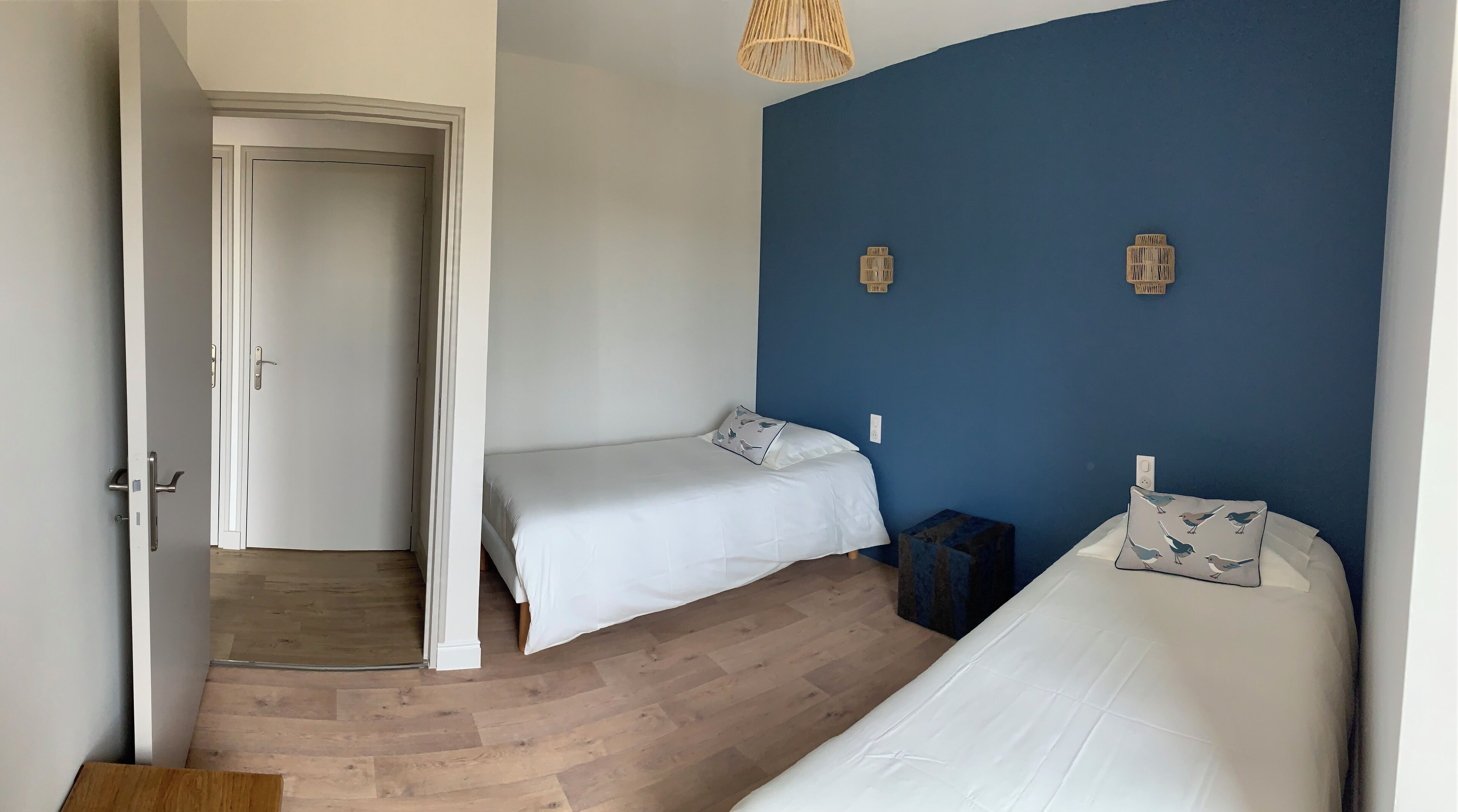 7 dormitoris, planxa i posts de planxar i wifi 