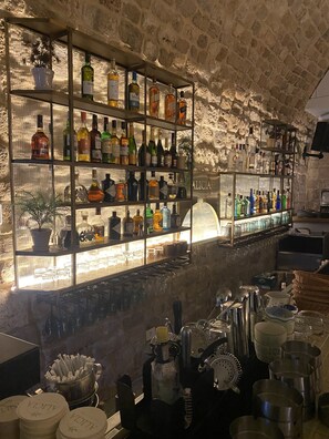 Bar (in der Unterkunft)
