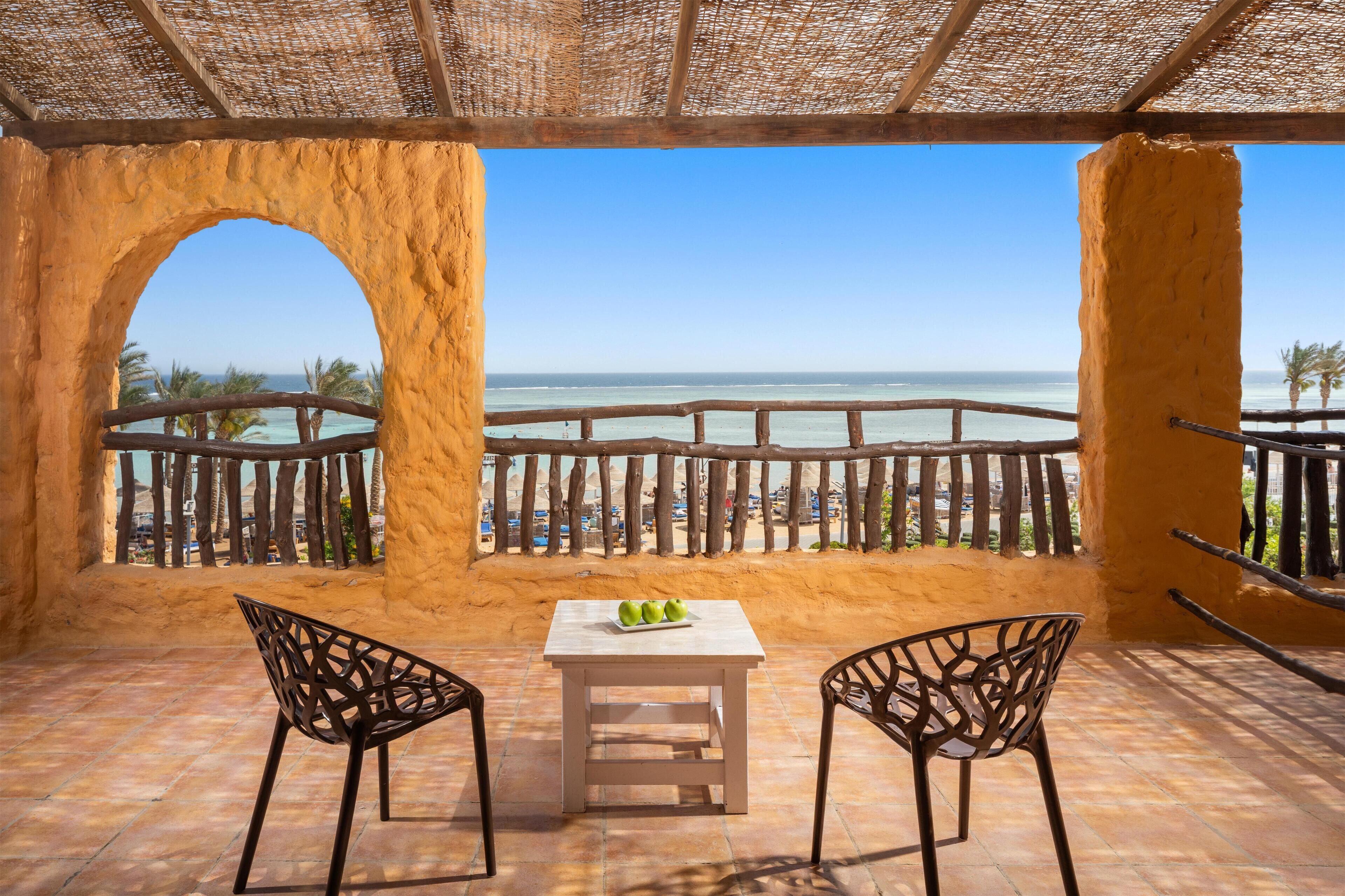 Minibar, coffres-forts dans les chambres, rideaux occultants