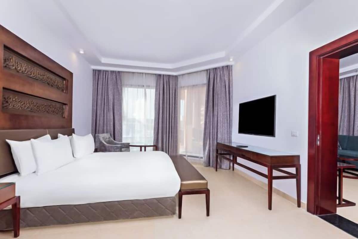 1 bedroom, minibar, in-room safe, blackout curtains