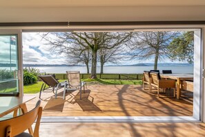 Outdoor dining - Lake Days Made Easy | Kayaks, Space & Relaxed Living (Rotorua)