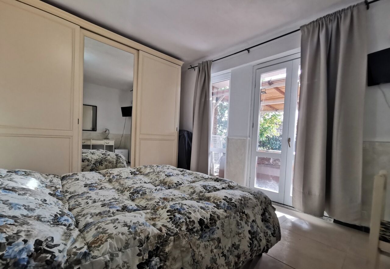 3 bedrooms, iron/ironing board, travel cot, free WiFi