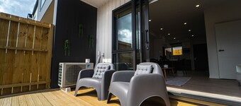 Modern Howick Town House | Fibre Wi-Fi & Netflix