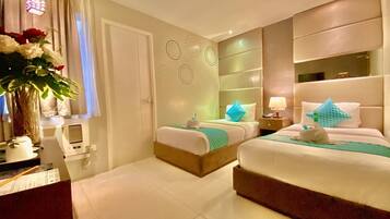 Premium bedding, in-room safe, desk, laptop workspace