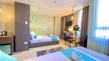 Premium bedding, in-room safe, desk, laptop workspace