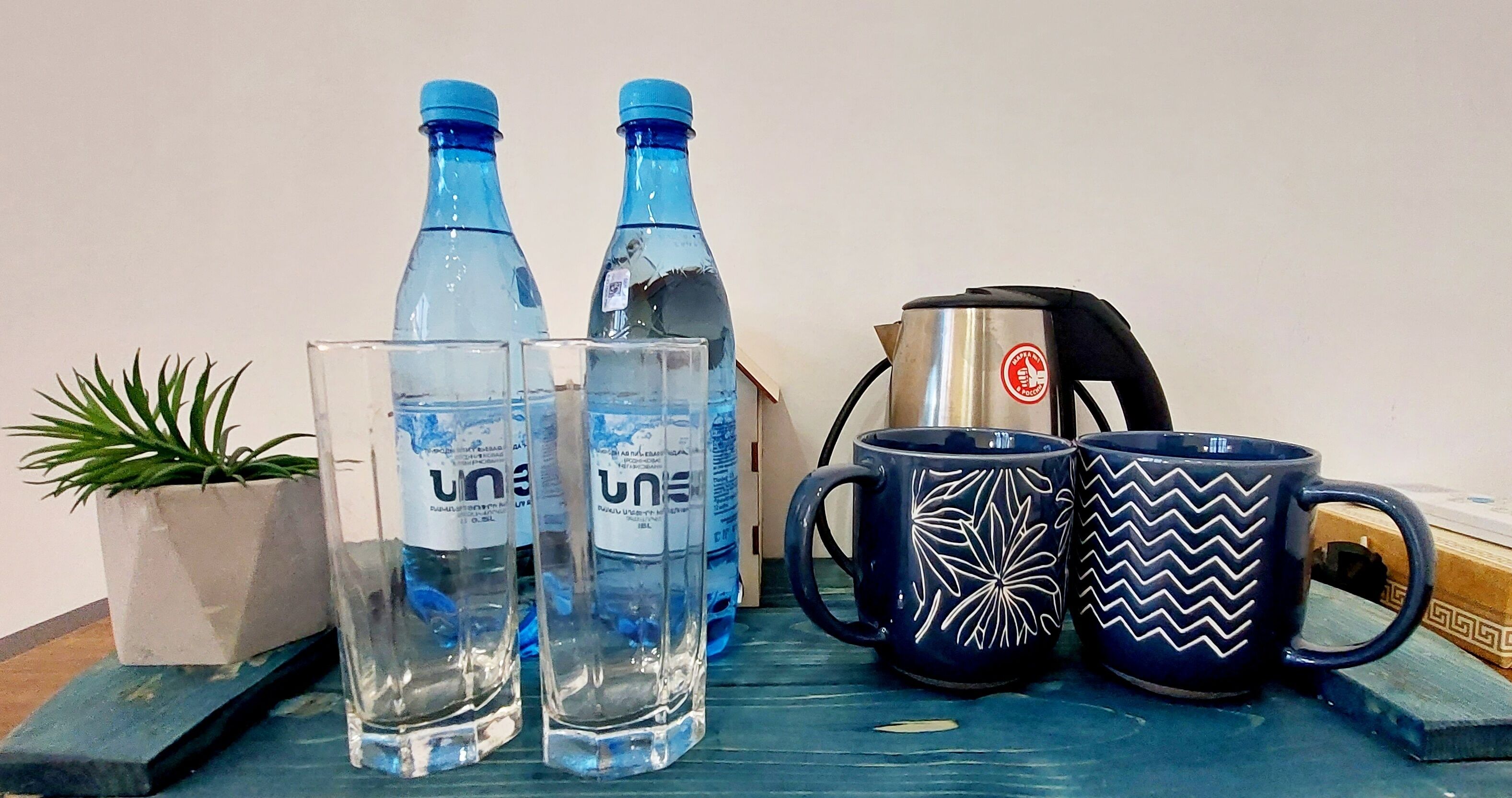 1 bedroom, premium bedding, desk, laptop workspace