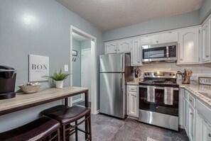 Fridge, microwave, oven, stovetop - Mellow in Mission: 1bed/1bath (Mission)