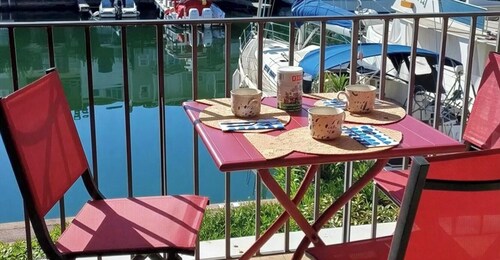 Port Grimaud - Studio Cab 4 person - Harbor view - access to St Tropez by sea.