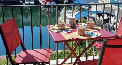 Port Grimaud - Studio Cab 4 person - Harbor view - access to St Tropez by sea.