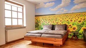 1 Schlafzimmer, Schreibtisch, WLAN, Bettwäsche