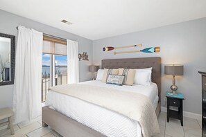 2 bedrooms, iron/ironing board, travel cot, free WiFi - Amazing Lake and Pool Views! (Kimberling City)