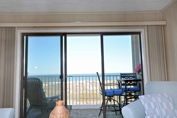 BREAKWATER 1-UNIT-201-LIVING-ROOM-VIEW