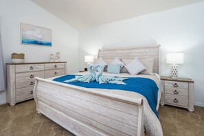 4 bedrooms, in-room safe, iron/ironing board, travel crib - Luxury Florida villa close to Disney with SOUTH FACING private pool/spa (Davenport)