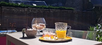 dUplex de décorateur dans une nature authentique