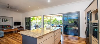 Butterfly Bungalow - Horseshoe Bay