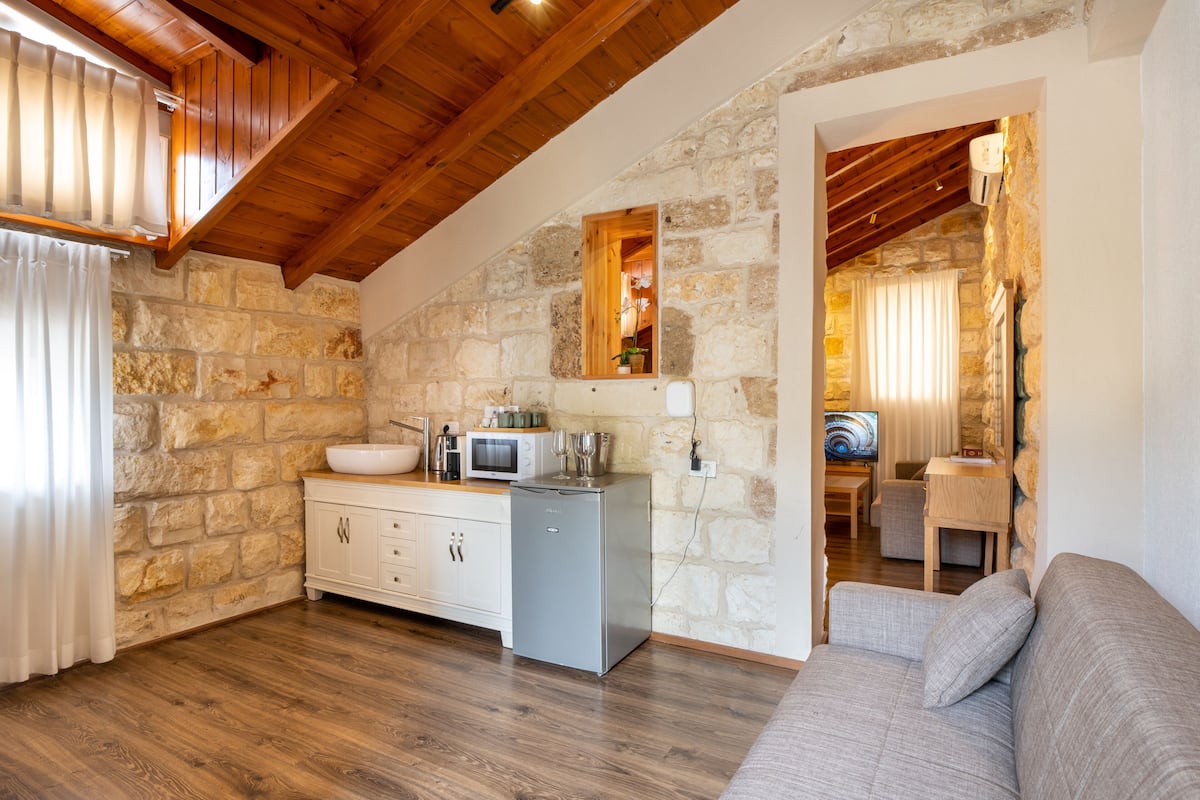 Superior kamer, balkon | 1 slaapkamer, een minibar, individueel gedecoreerd