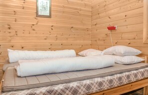 5 Schlafzimmer, Reisekinderbett, kostenloses WLAN, Bettwäsche