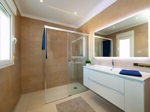 Hair dryer, towels
