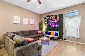 Smart TV, DVD player, books, stereo