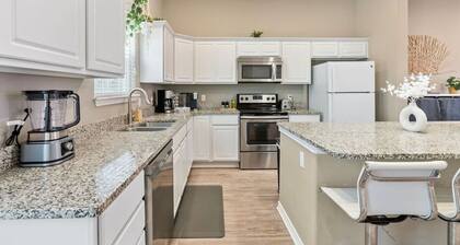 Heated Pool · 5 Minute Walk to Whitecap Beach · Balcony · Charcoal Grill