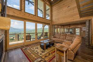 Smart TV, chimenea y reproductor de DVD 