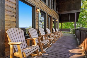 Terrace/patio - Gorgeous Views, Hot Tub, Theater, Grill, & Fireplace ! Free attractions! (Sevierville)