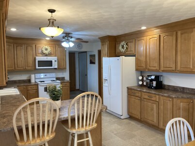 Farmstead home w/hot tub