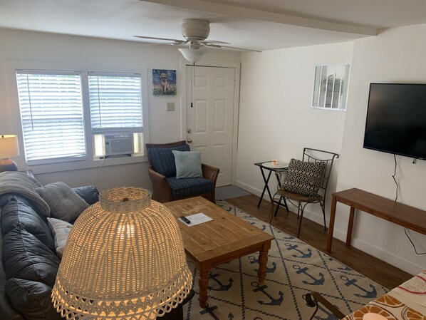 Casa de campo, 1 habitación | Área de sala de estar | Smart TV