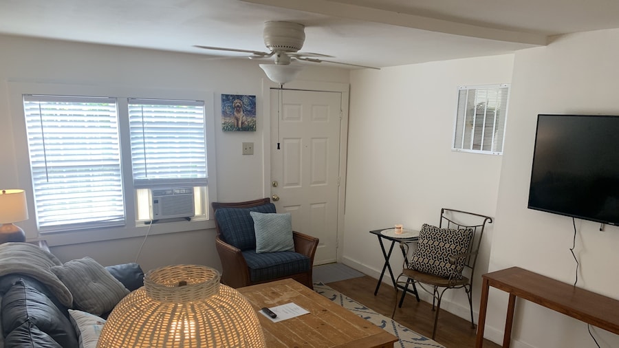 Sandy Mutts At The Beach 1 Bedroom Cottage by RedAwning