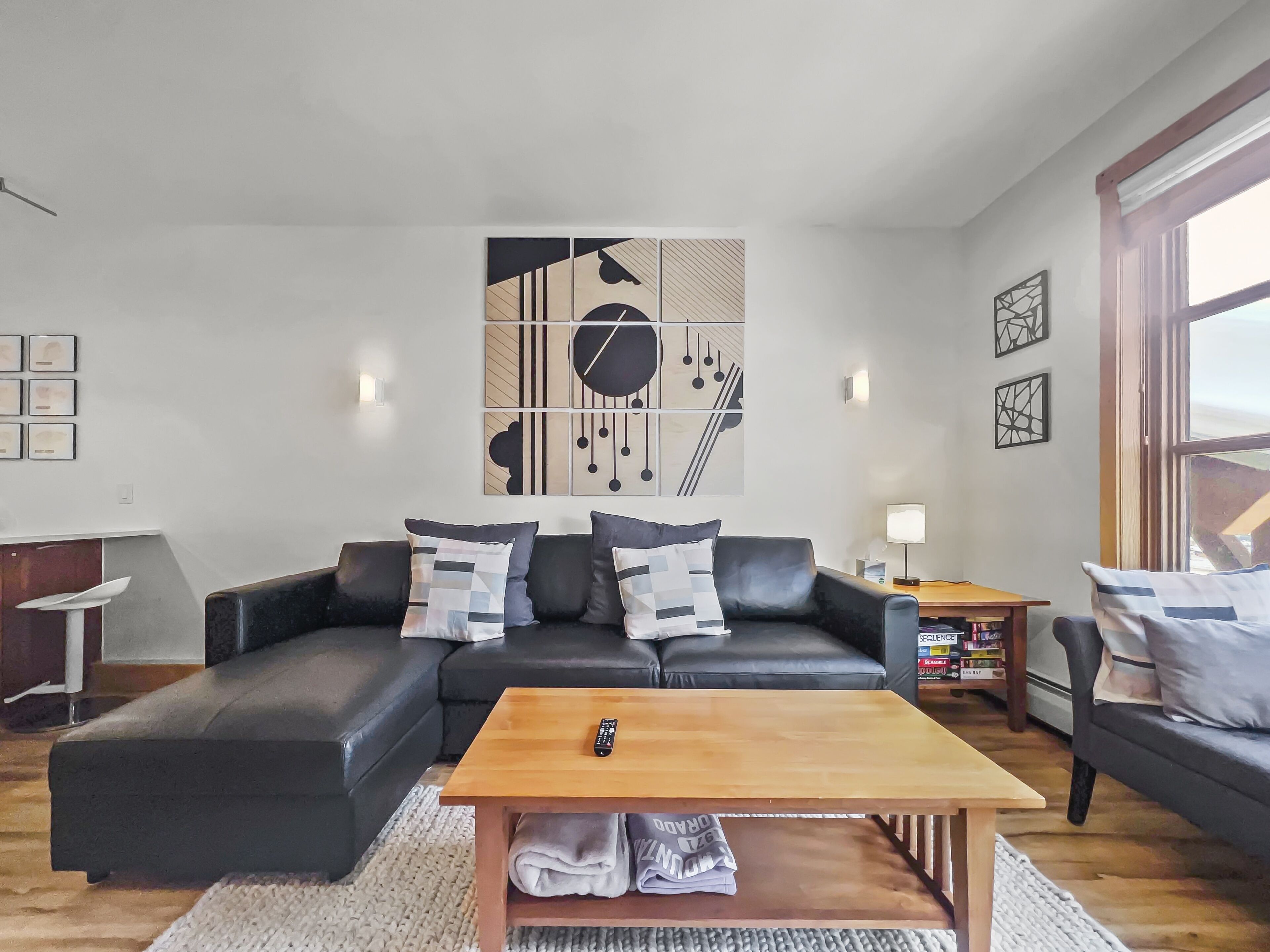 Condo, 1 Bedroom | Living area