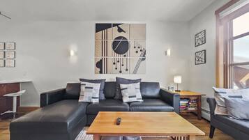 Condo, 1 Bedroom | Living area