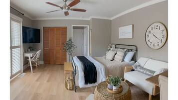 1 bedroom, in-room safe, desk, iron/ironing board