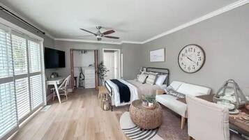 1 bedroom, in-room safe, desk, iron/ironing board