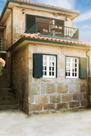 Exterior detail - Regouro - an Hidden Gem in Douro Valley (Oliveira do Douro Portugal)