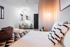 2 bedrooms, iron/ironing board, free WiFi, bed sheets