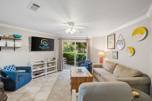 Living Room - Smart TV - Sleeper Sofa - Linens Provided